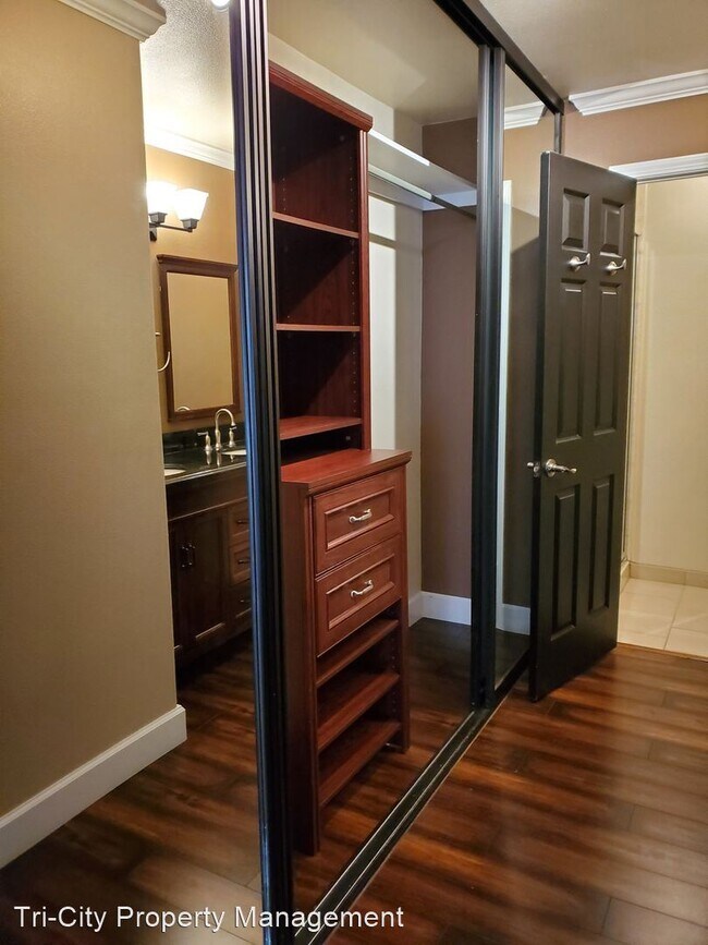 Building Photo - 2 br, 2 bath House - 39887 Cedar Blvd # 152