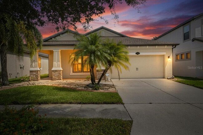 Primary Photo - 11648 Palmetto Pine St