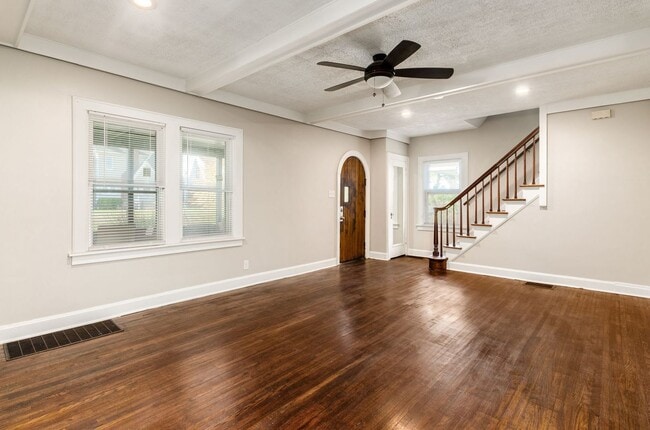 Building Photo - Driving Park Three Bedroom Two-Story