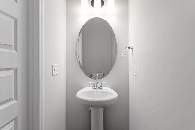 Building Photo - 51 Pansy Pk
