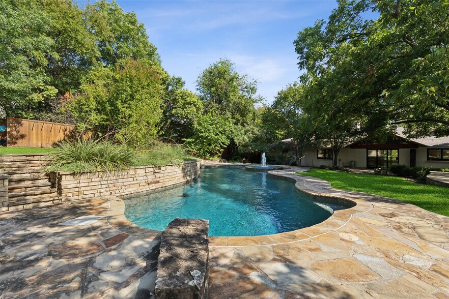 Building Photo - 6945 Tokalon Dr