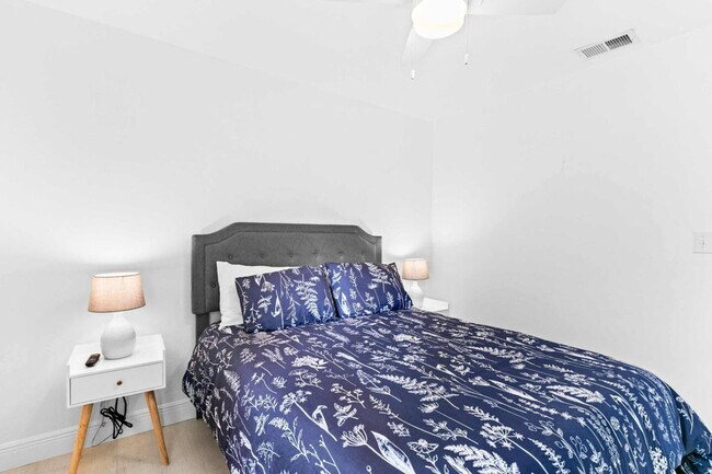 Building Photo - 1844 NW 42nd Ave