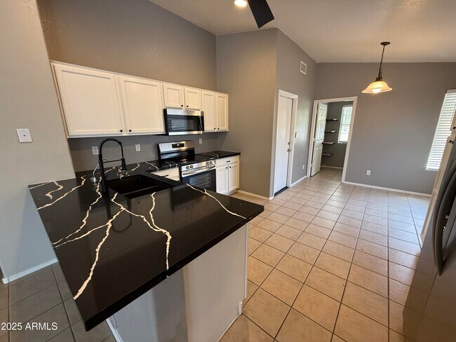 Building Photo - 12732 S 175th Dr