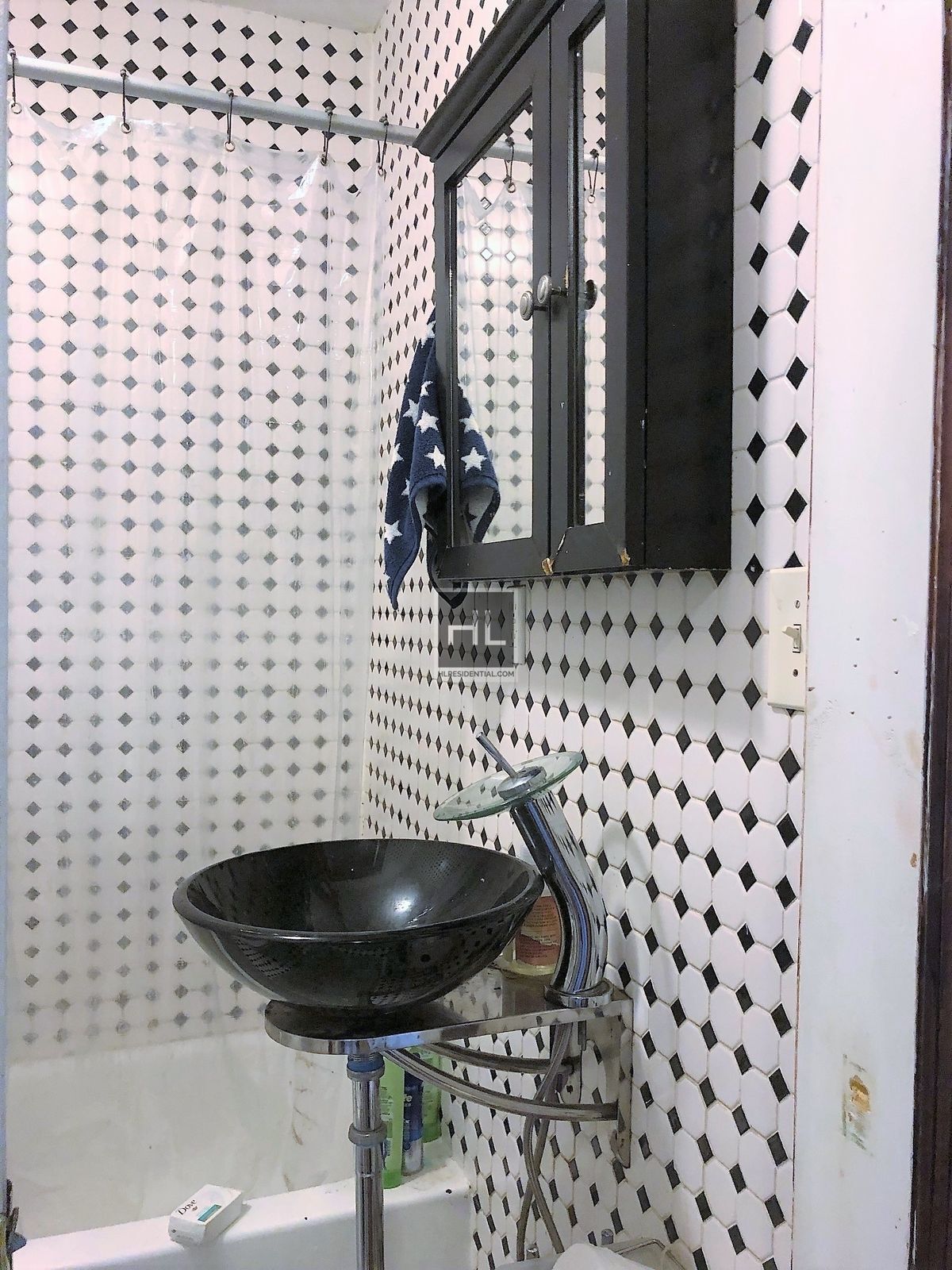 Building Photo - 479 Warren St