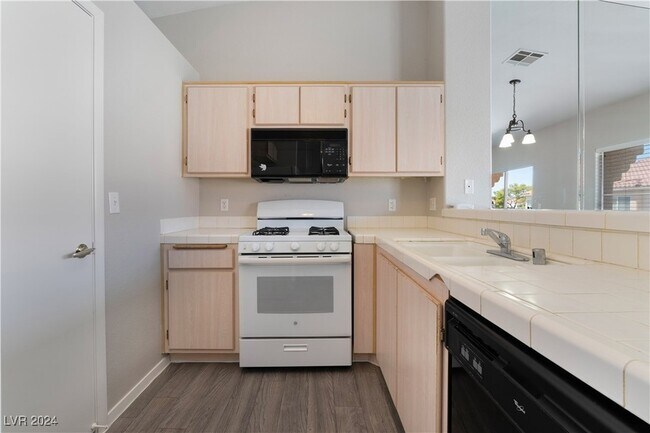 Building Photo - 5000 Red Rock St