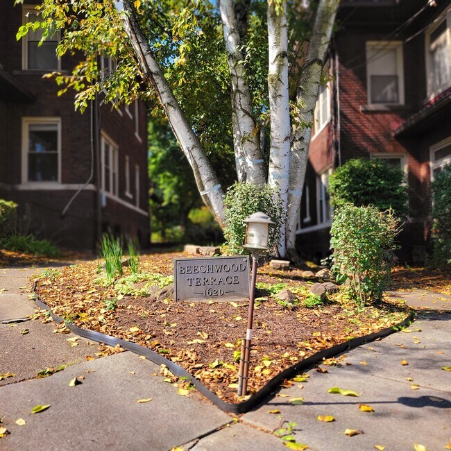 Primary Photo - 1620 Beechwood Blvd