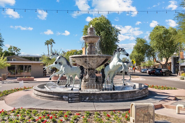 Building Photo - 7625 E Camelback Rd