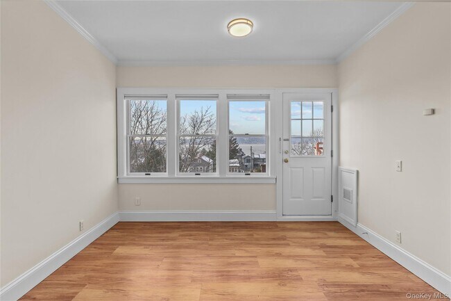 Building Photo - 10 S Eckar St