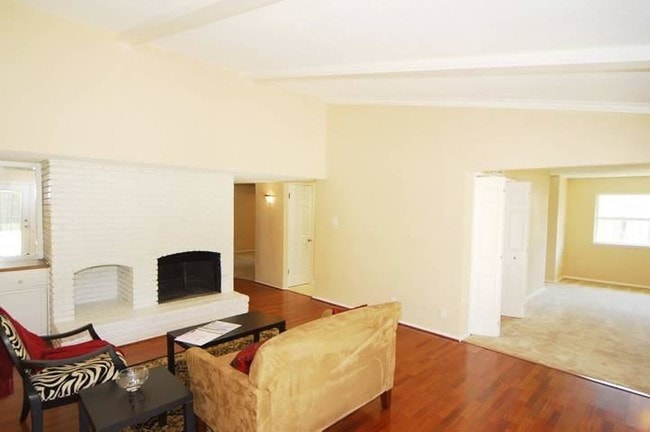 Building Photo - 3151 Kinkaid Dr