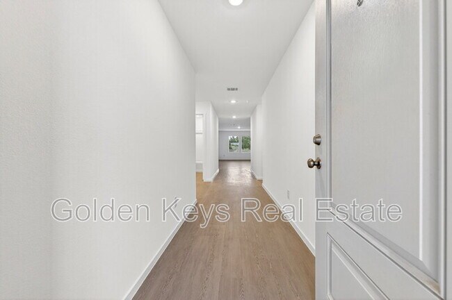 Building Photo - 10212 Regal Bend Ln