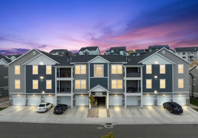 Building Photo - ? For Rent: Beautiful 3-Bedroom, 2-Bathroo...