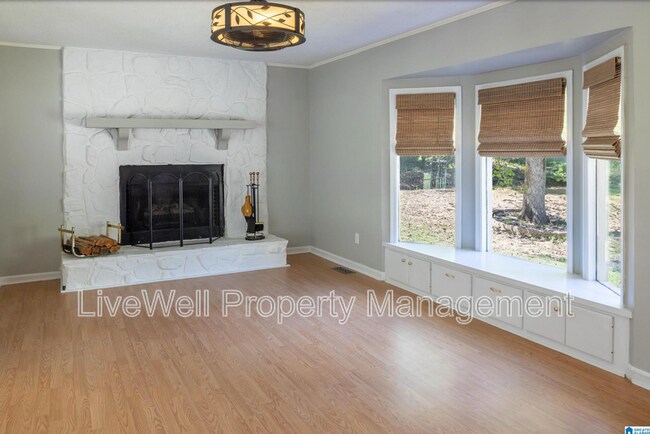 Building Photo - 115 Valley Ln