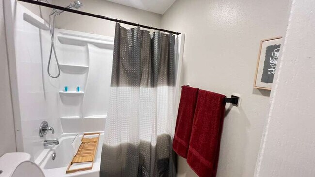 Building Photo - 321 W Park Ave