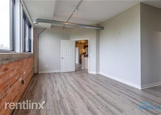 Building Photo - 1 br, 2 bath House - 110 Ottawa St Apt 3C