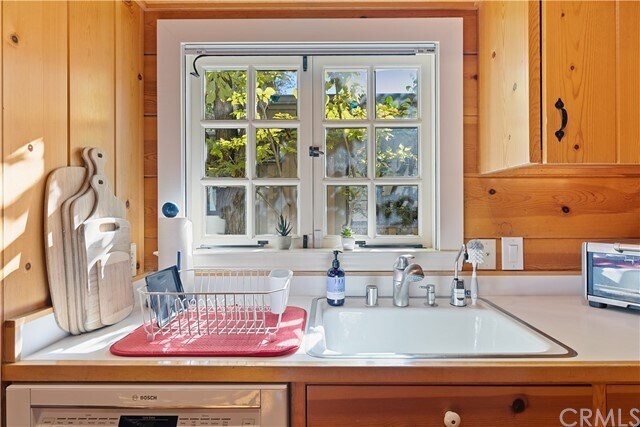 Building Photo - 2310 Bowdoin St