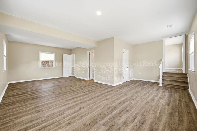 Building Photo - 211 Madrid Dr