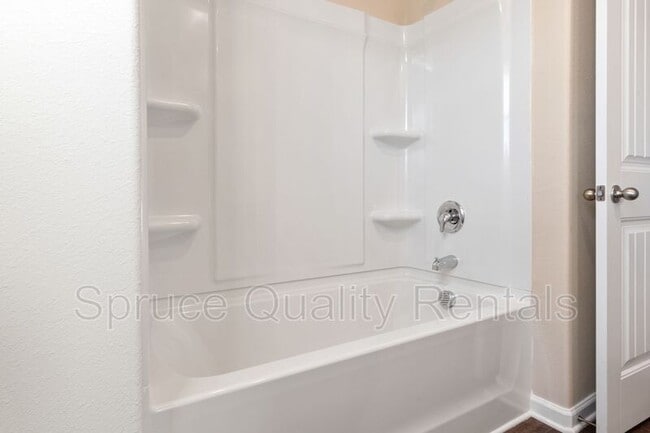 Building Photo - 216 McClellan Trail