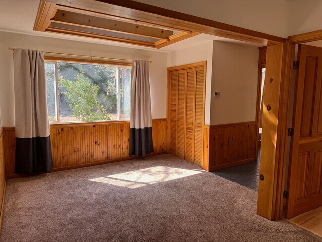 Building Photo - 574 Koru St