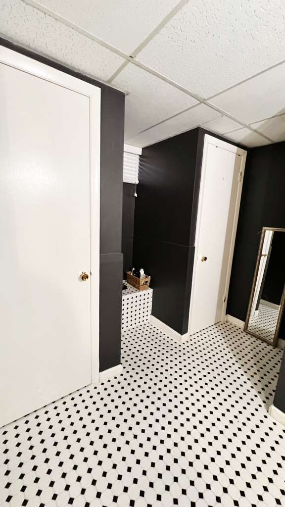 Building Photo - 1065 Hiawatha Dr