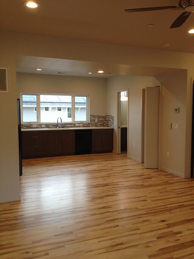 Building Photo - 309 Urban Prairie St