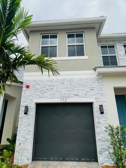 Building Photo - 172 SW 171st Ln