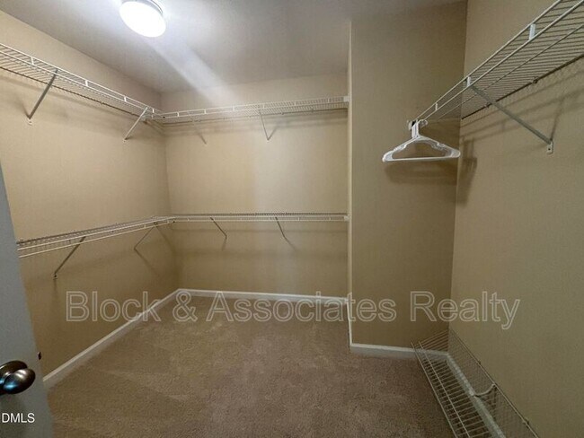 Building Photo - 4 White Spruce Ct