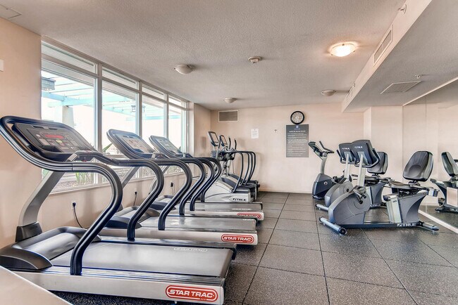 Building Photo - Gorgeous Condo Located on Cortez Hill in Downtown!