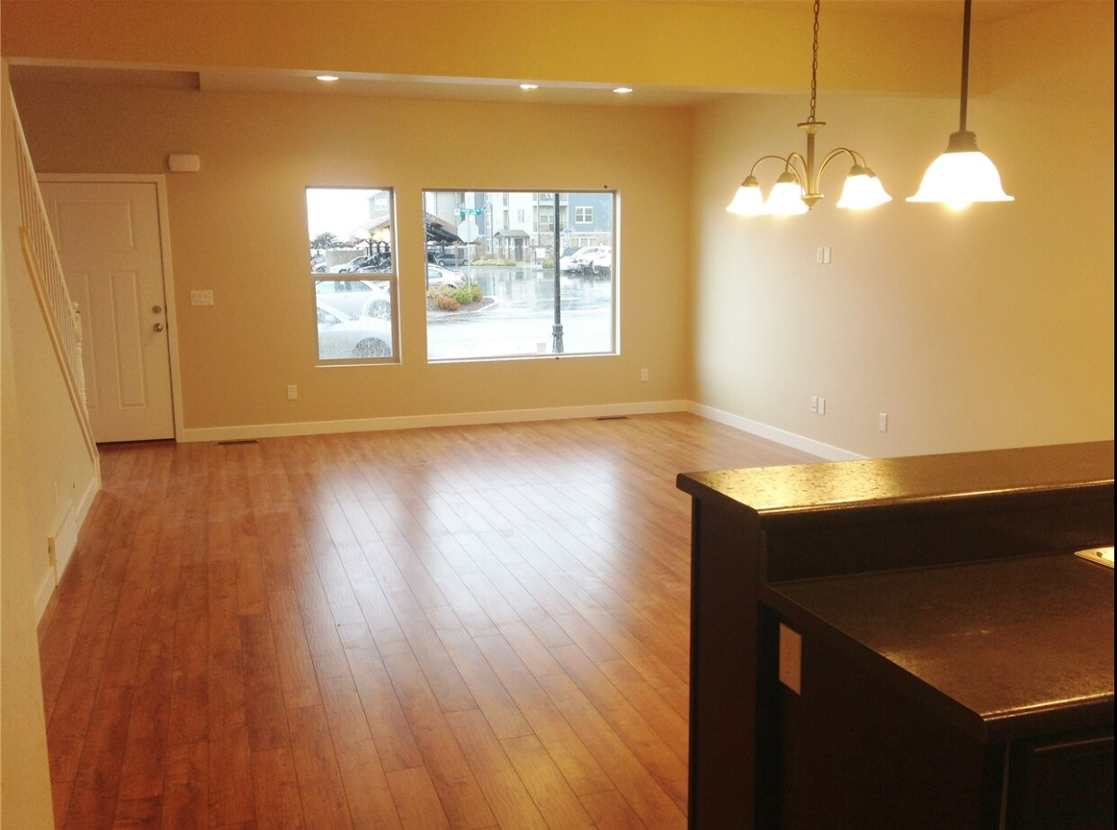 Building Photo - 868 W San Savino Way