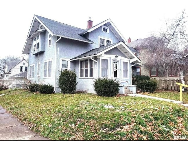 Building Photo - 2702 Leclaire St