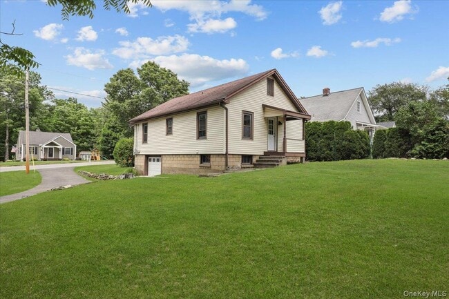 Building Photo - 37 Yates Ave