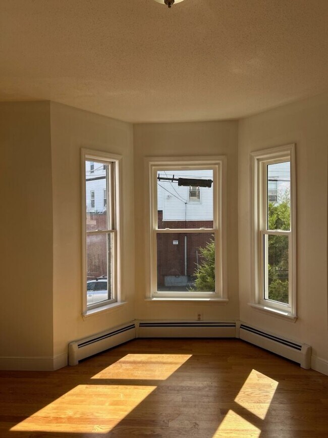 Building Photo - Single Family Home for Rent