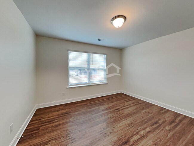 Building Photo - 133 Hazel Pk Dr