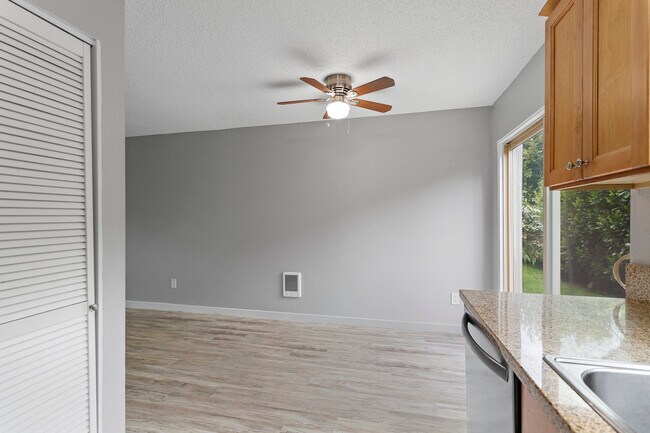 Building Photo - John James Apartments