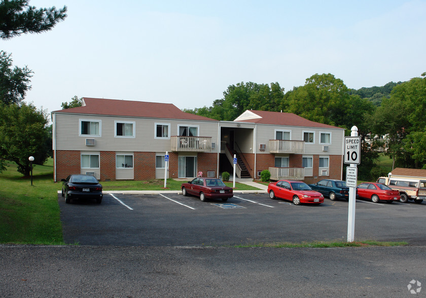 Primary Photo - Quaker Creek Apartments