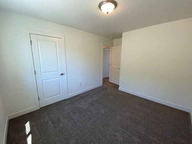 Building Photo - Built 2023 NW Reno 3 Bedroom House - Downs...