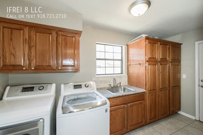 Building Photo - 7746 E 87th St