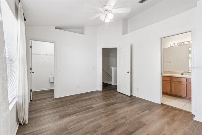 Building Photo - 571 Shoreham Ct NE