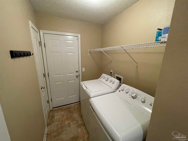 Building Photo - 10485 Senegal Dr