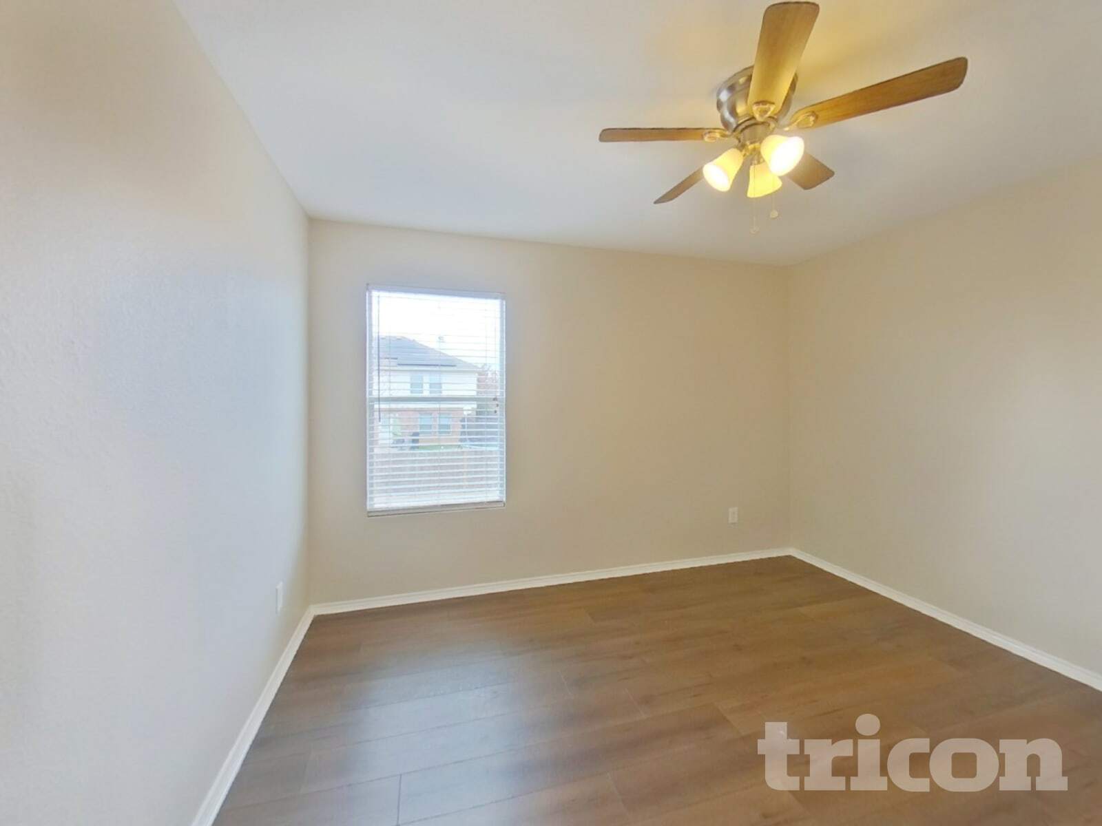 Building Photo - 1221 Dianthus Dr
