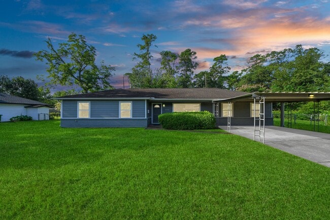 Primary Photo - 10021 Hazelhurst Dr