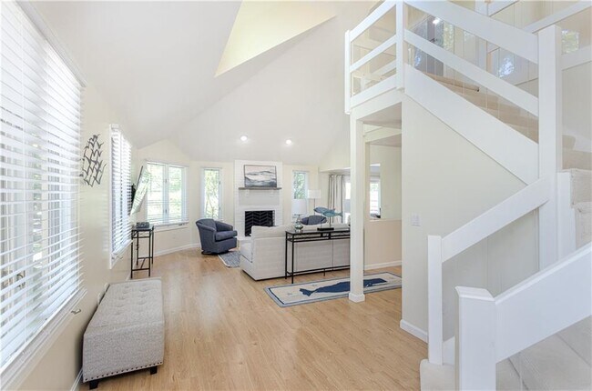 Building Photo - 112 Harrison Ave