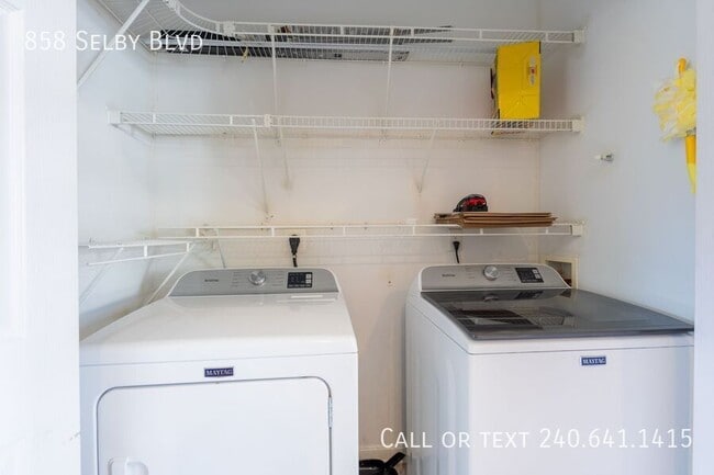 Building Photo - 858 Selby Blvd