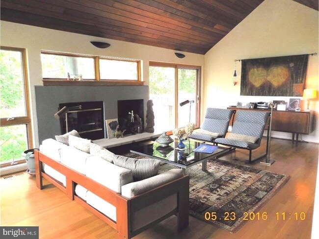 Building Photo - 8 Azalea Ln