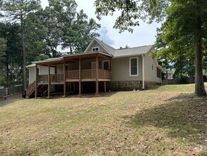 Building Photo - 147 W Putnam Ferry Rd