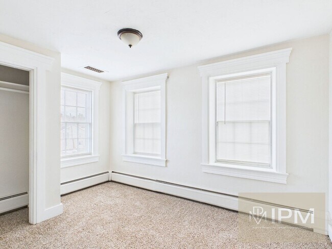 Building Photo - 44 N Main St