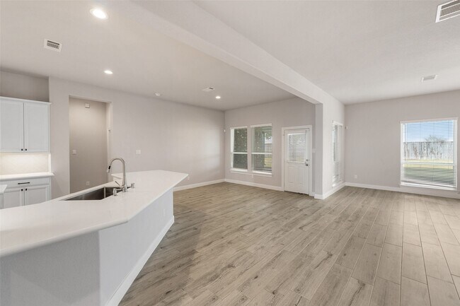 Building Photo - 1524 N Blue Bonnet Ln