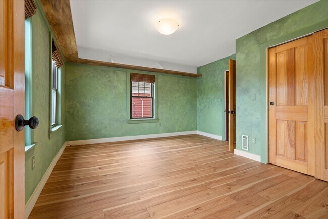 Building Photo - 35 Merrimac St