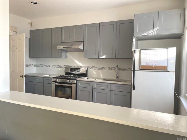 Building Photo - 60-12 56th Dr