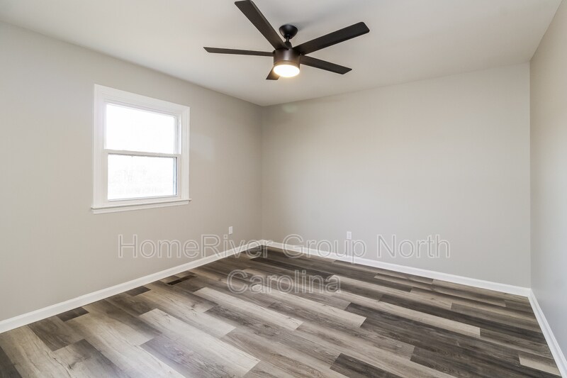 Building Photo - 5561 Remington Point Dr
