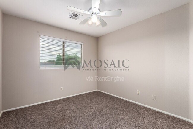 Building Photo - 61 W Hereford Dr